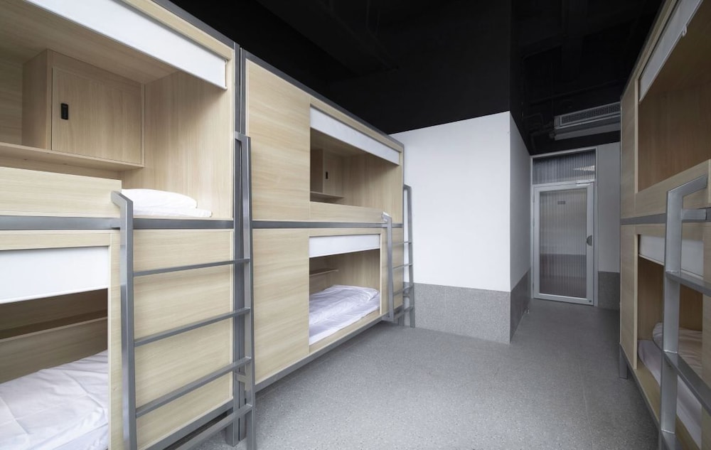 WeFlow Youth Hostel - Shanghai People's Square Jing'an Joy City