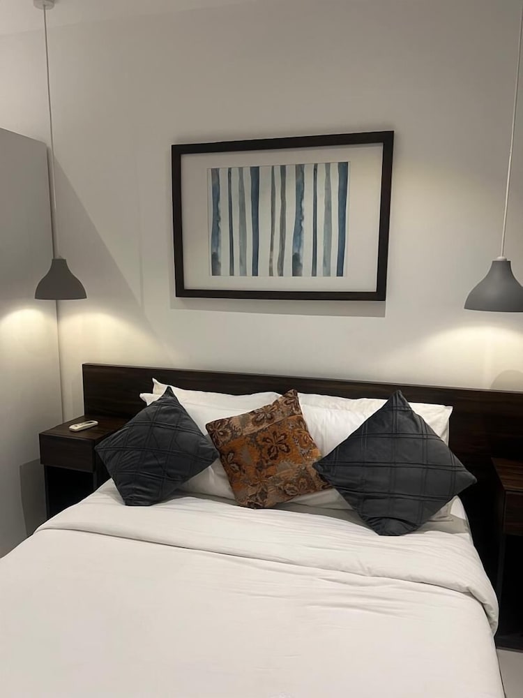 EBS LEGEND ONE BEDROOM DUPLUX embassy