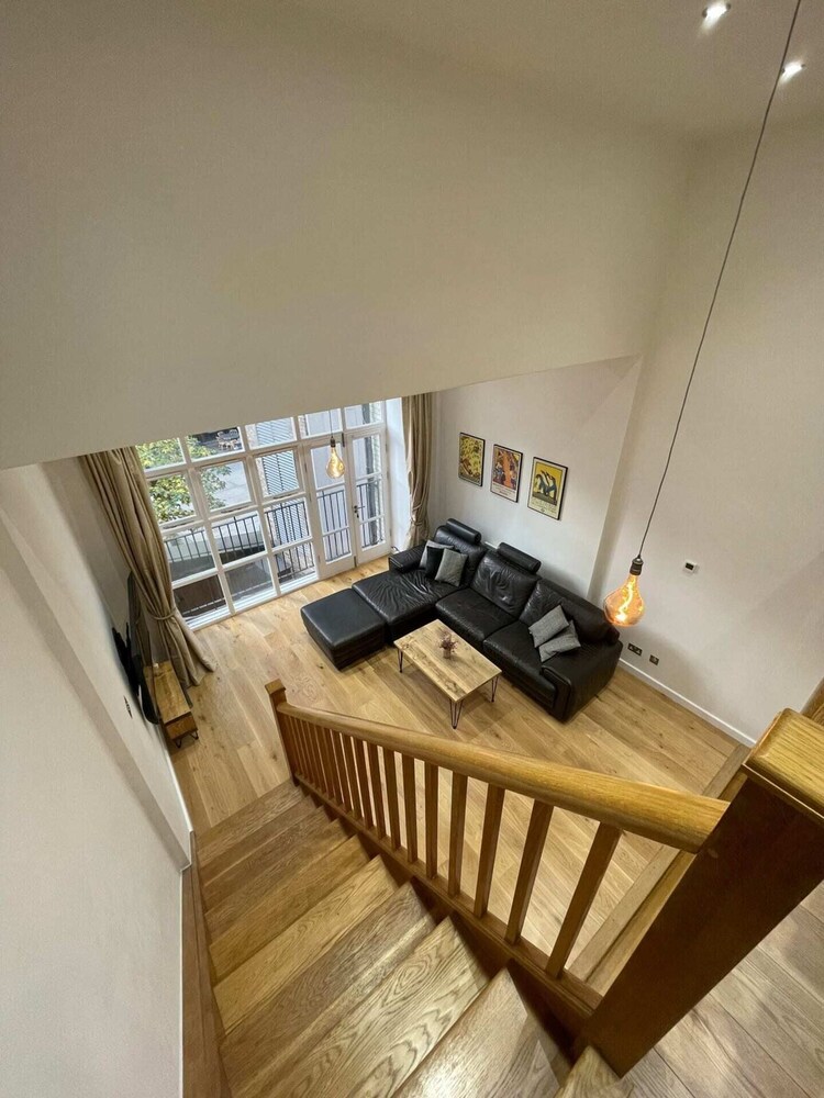 Stunning 3BD Maisonette W/balcony - Old Street!