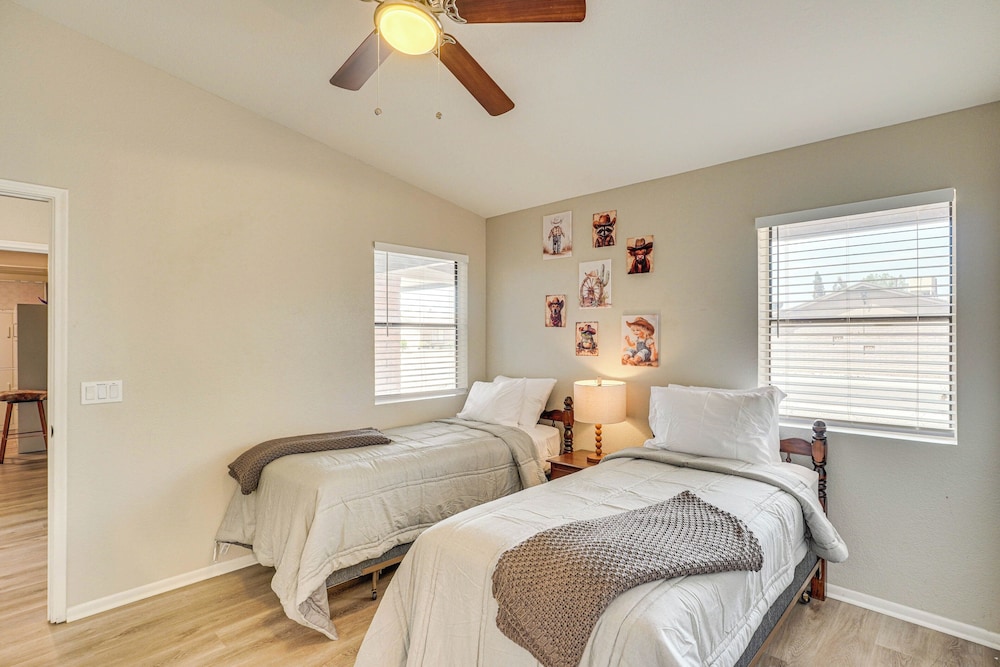 6 Mi to Dtwn: Tucson Gem w/ Outdoor Oasis!