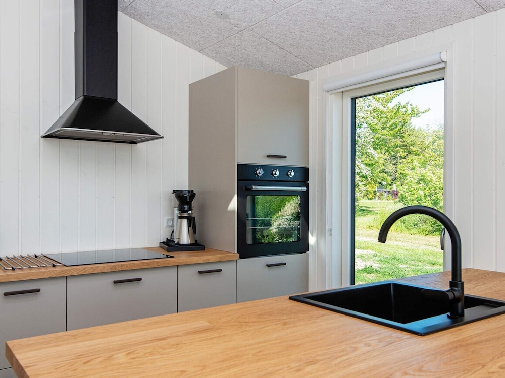 6 Person Holiday Home in Ronde view 5