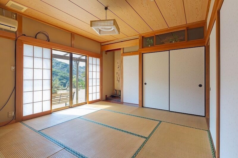 Sasayakana Ouchi Fuuki view 4