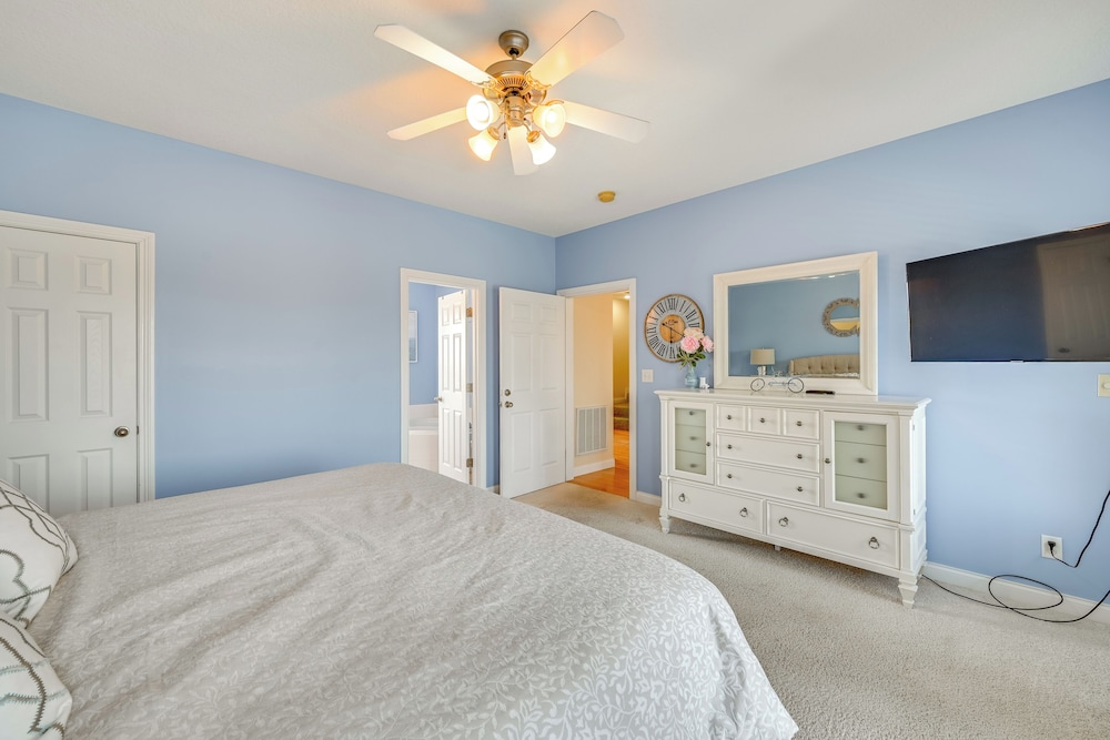 Lake Cumberland Home w/ Hot Tub & Game Room