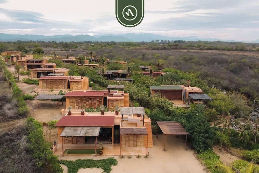 Stunning Two-bedroom Ocean View House - Mazul
