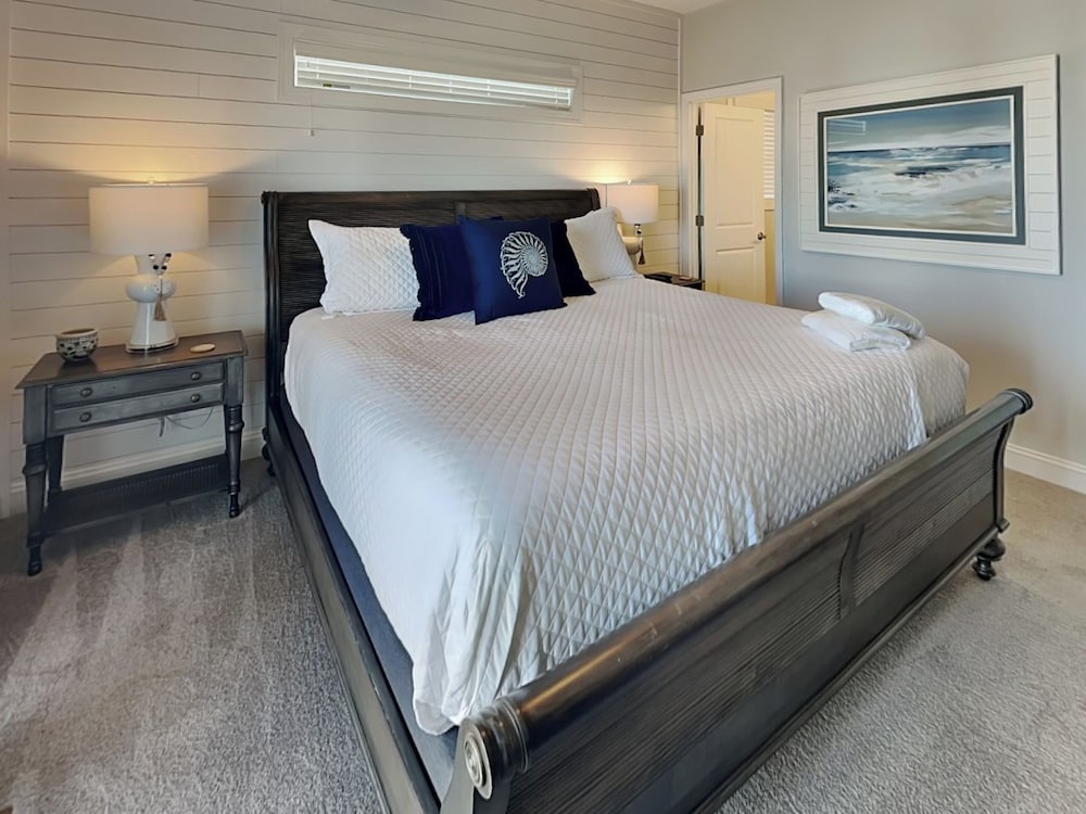 Queens Grant by Topsail Realty
