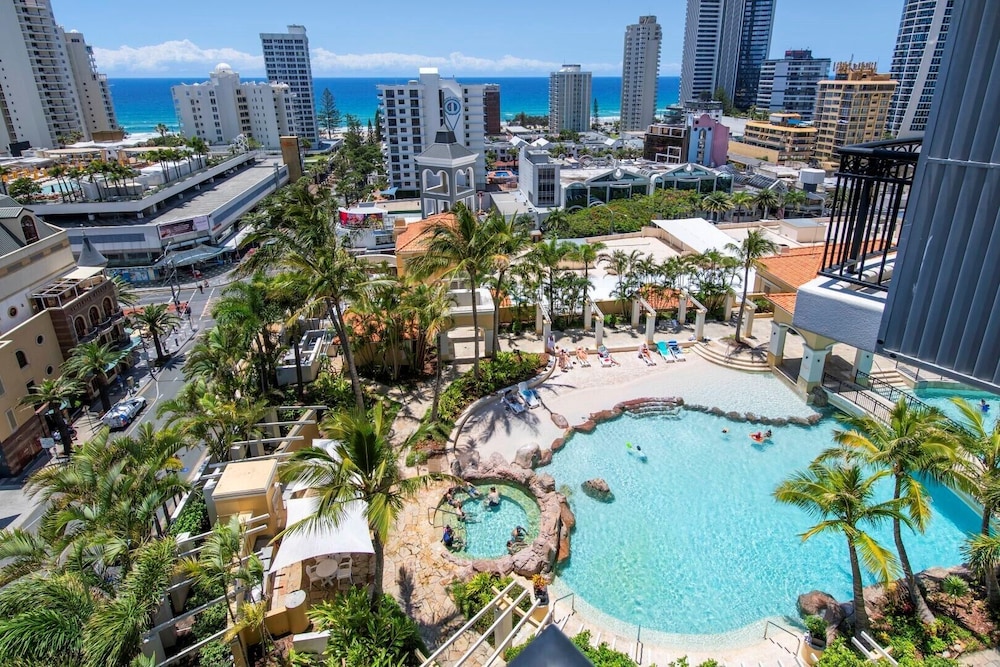 Resort Style Chevron Apartments