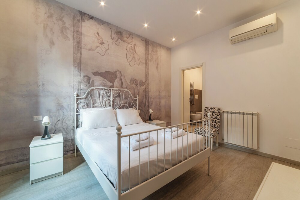 Major 93 Guesthouse