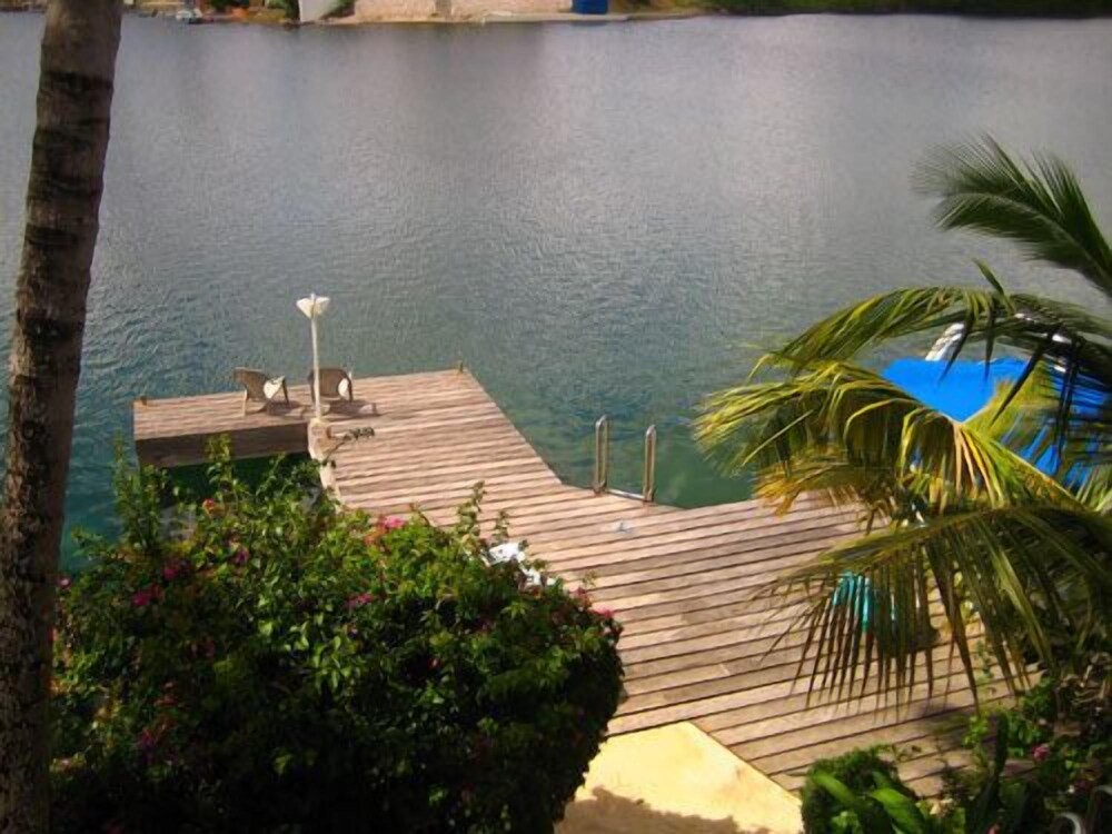 Luxury 3 bedroom Villa at Water's Edge