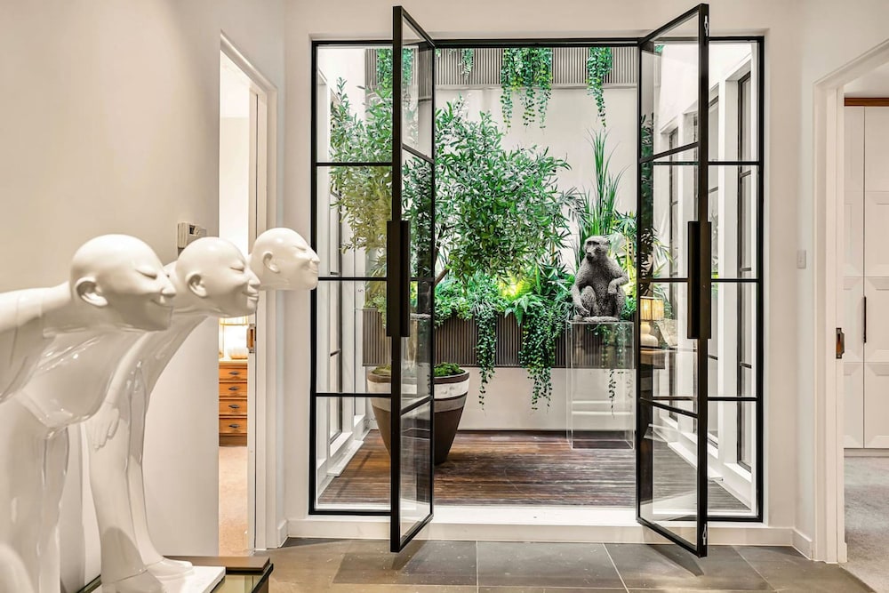 London Mews Home w Glass Atrium Terrace