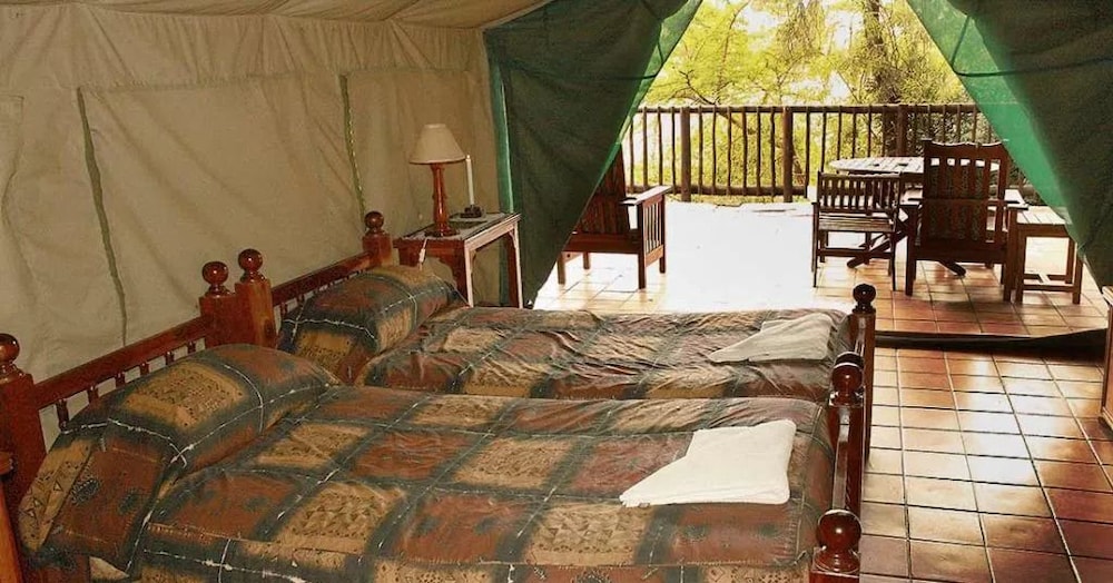 Antelope Park Safari Lodge