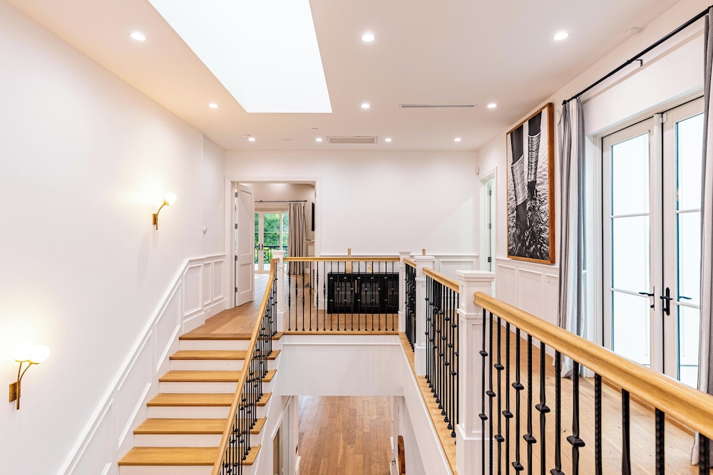 Otis Ave - Modern Farmhouse Retreat w/ Pool, Spa & Luxe Interiors