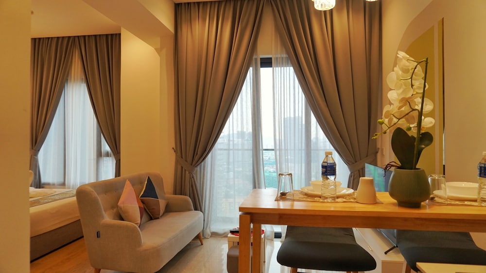 Harmony Luxury Suites At Lucentia BBCC