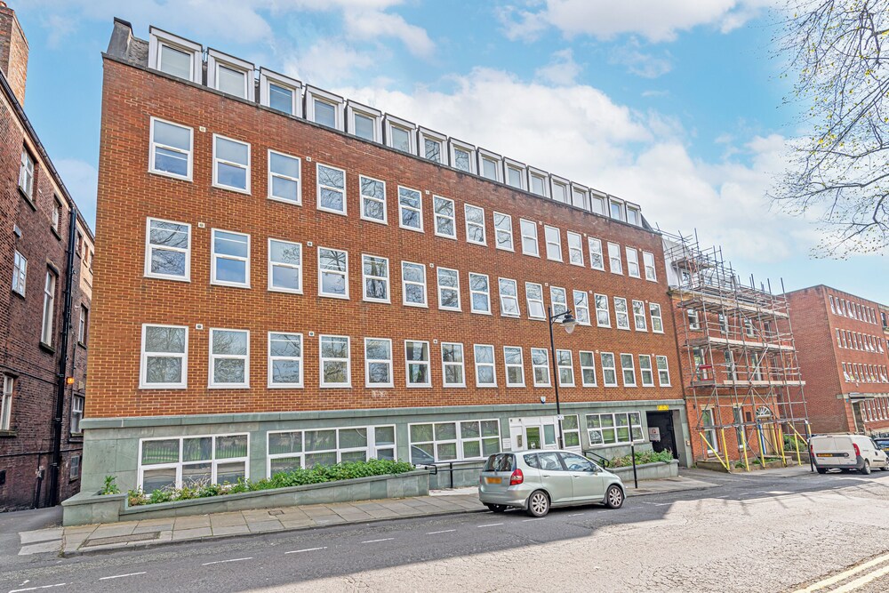 Charles House by Guestz