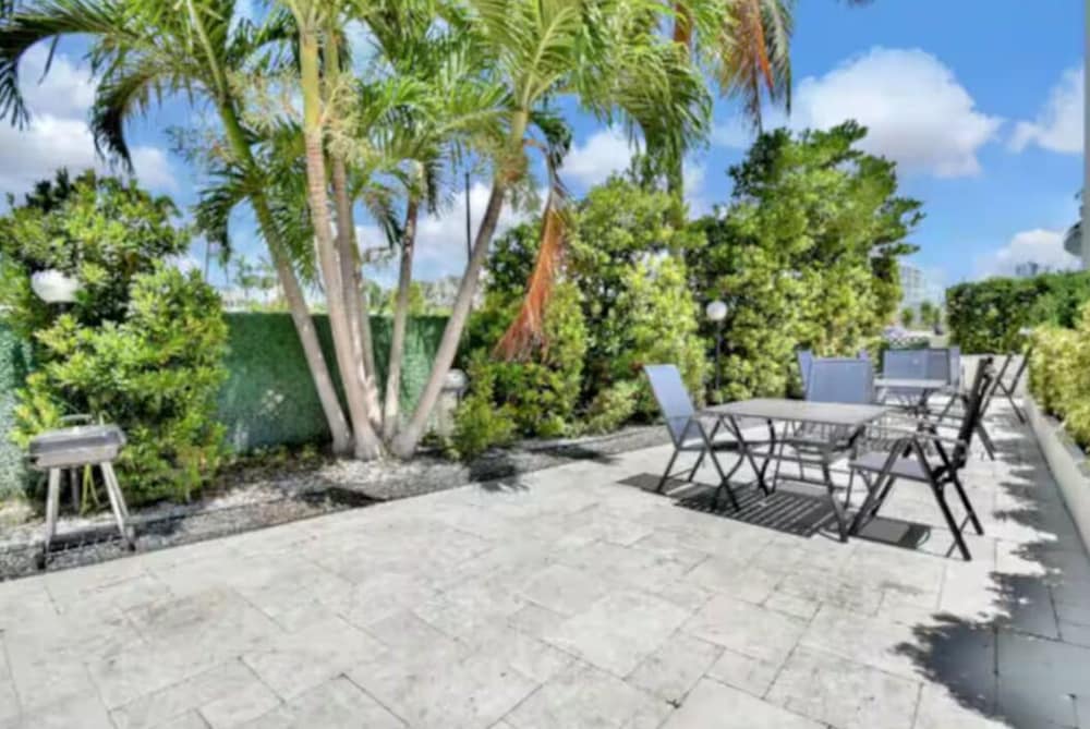 Cozy Miami Beach Haven
