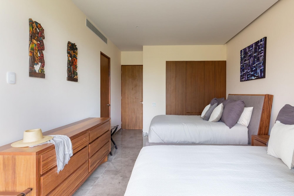 Best Modern Luxury 2BR Private Garden Plunge Pool GYM Amazing Amenities Wifi view 3