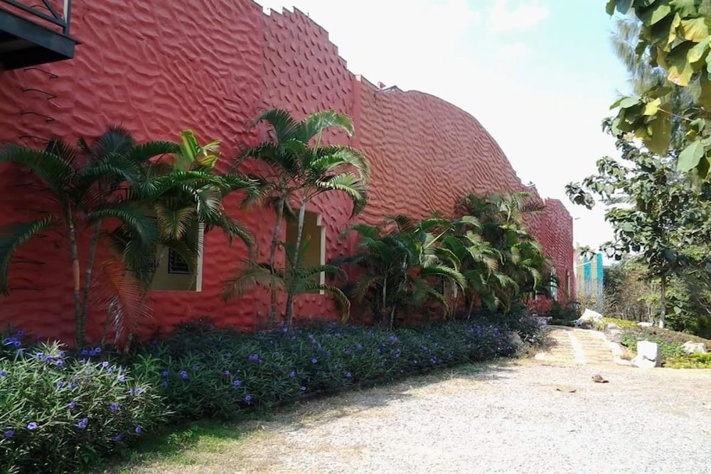 Hotel Boonto Town - Image 1