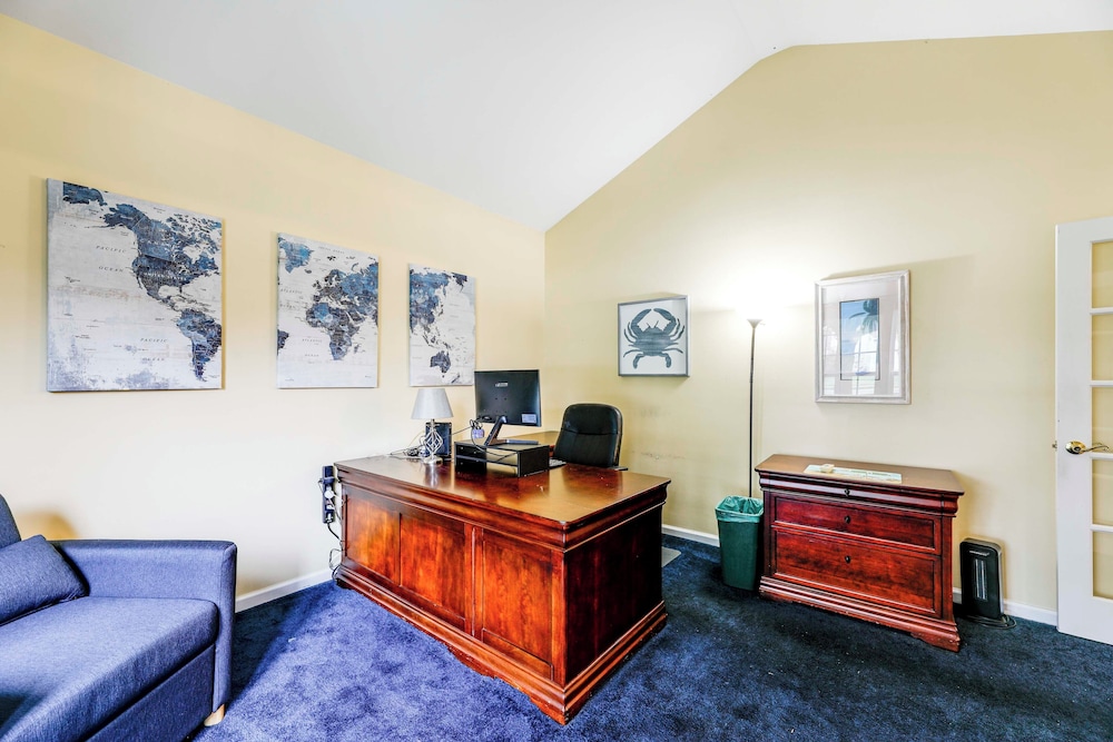 3 Mi to Bethany Beach: Family Home w/ Movie Room!