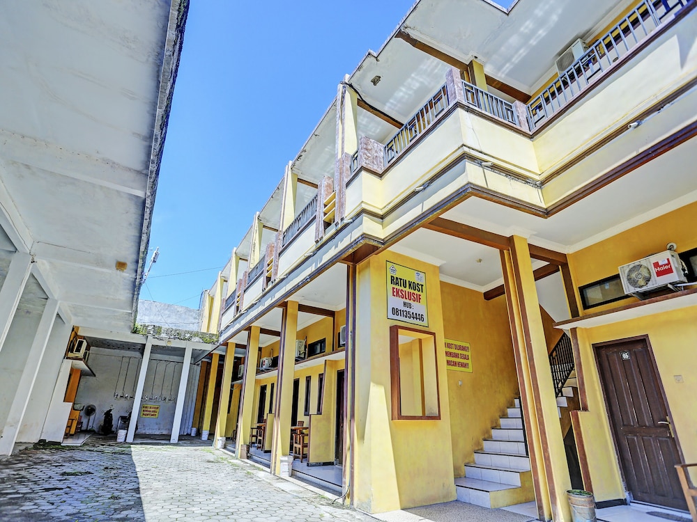 OYO 92387 Ratu Homestay Syariah