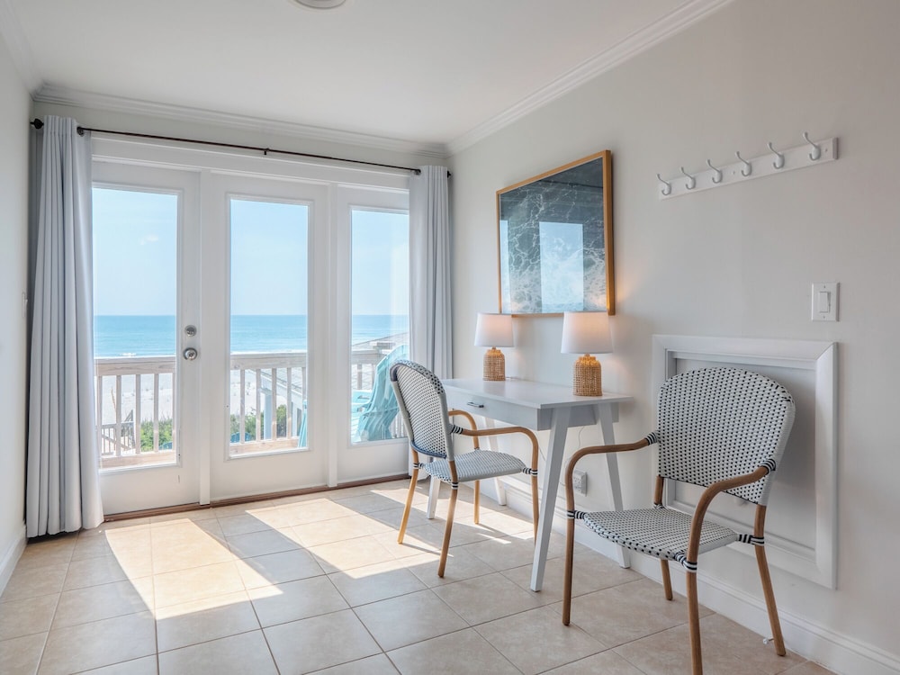 Surfside Cottage by Topsail Realty