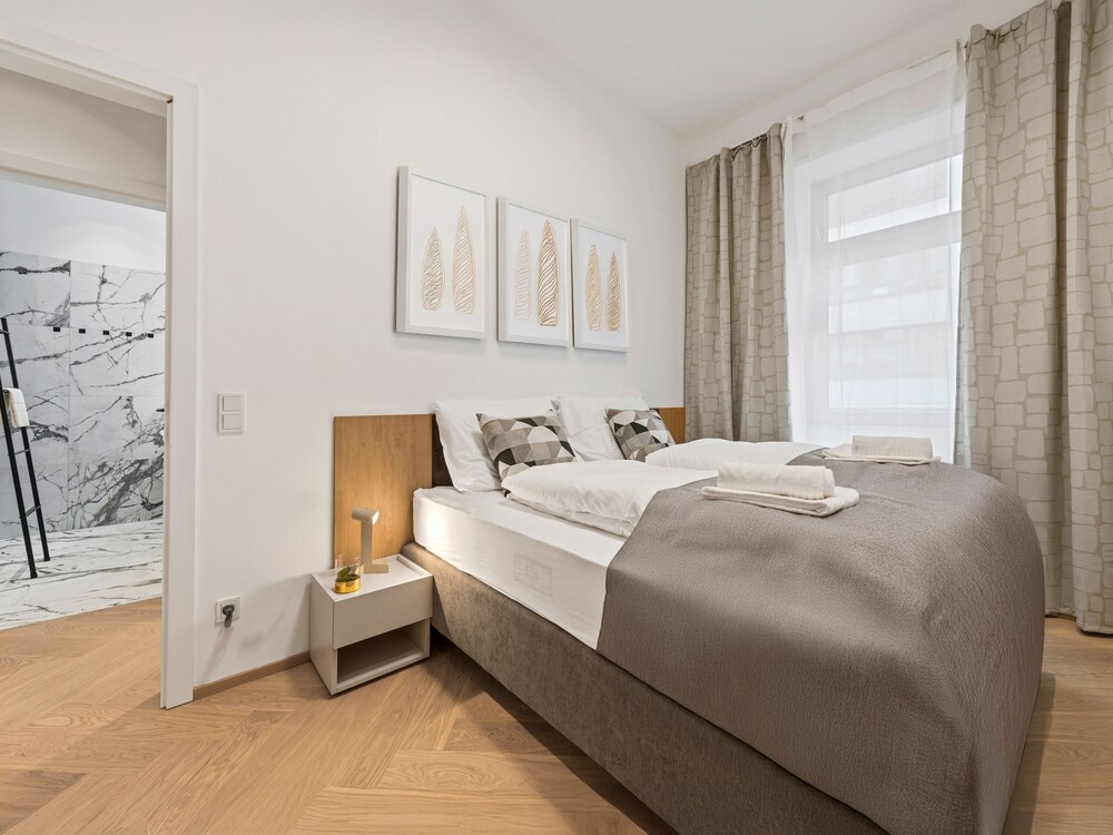 Living No. 5 by GT7 Hospitality
