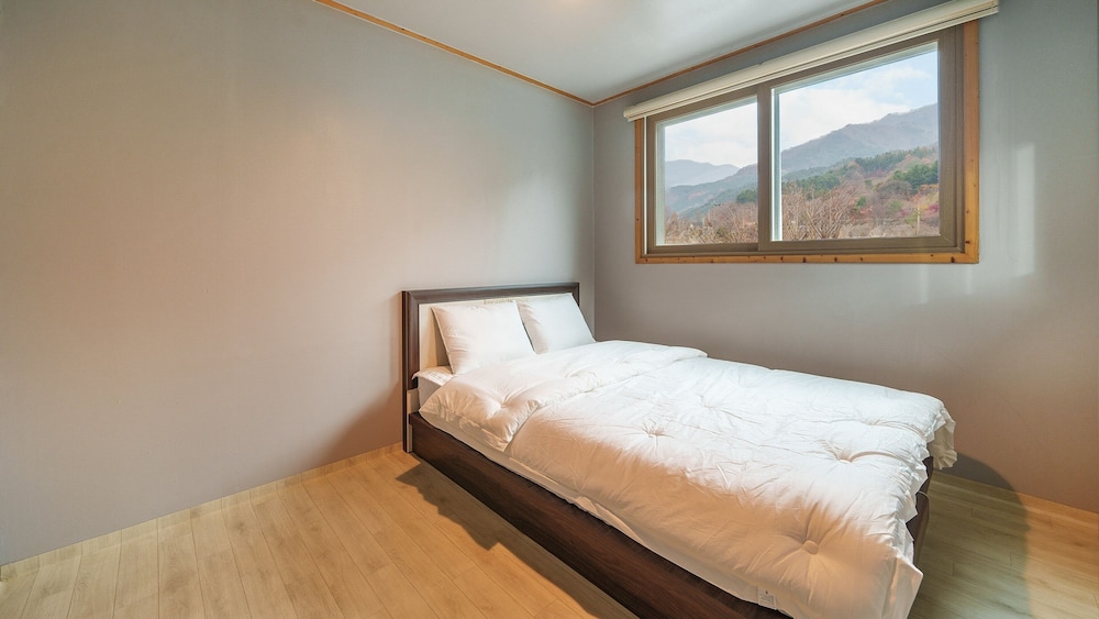 Gapyeong Sanchaek Glamping Pension