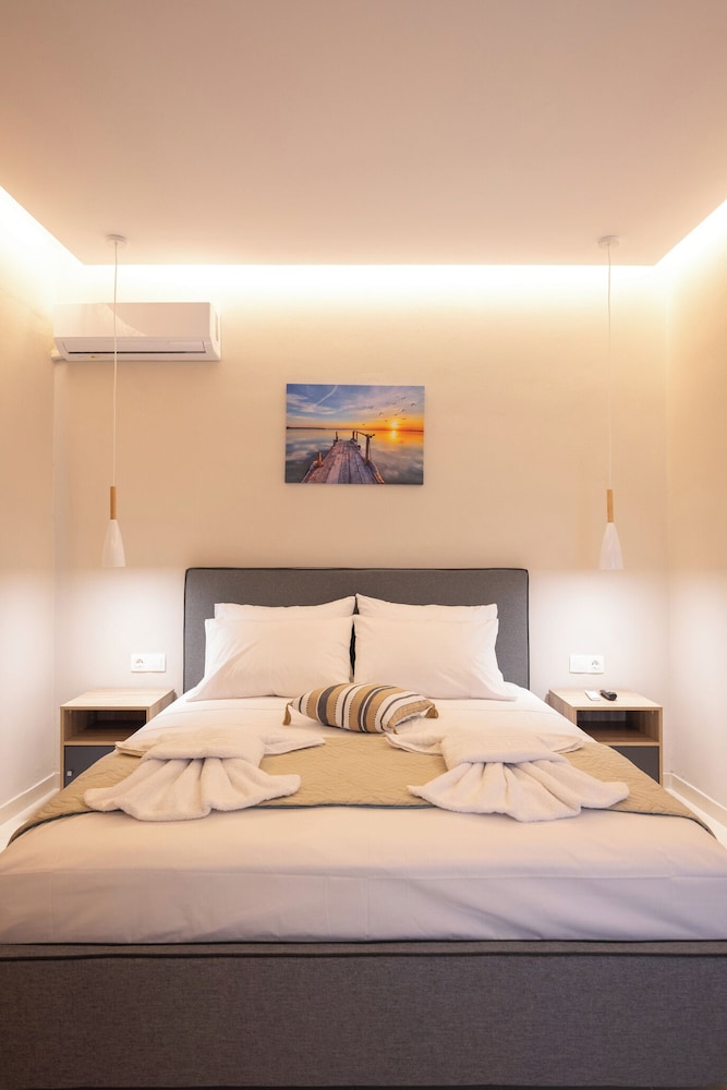 Blue Wave Suites - Ixia