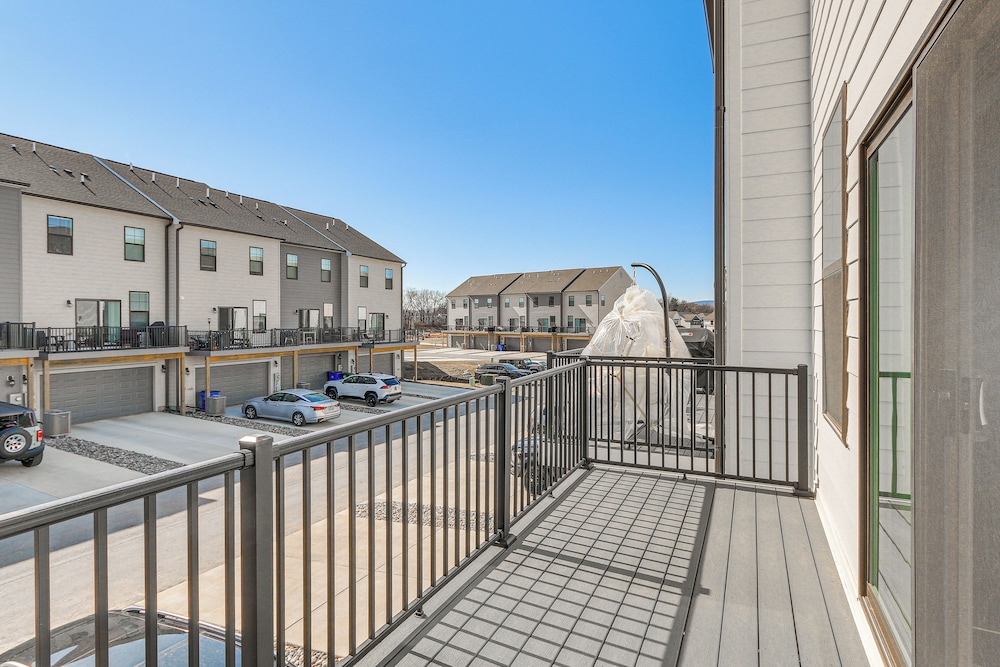 2 Mi to Dtwn Frederick: Updated Townhome