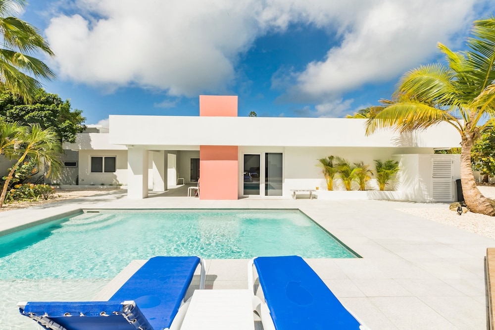 Boca Catalina 2 Boca Catalina Modern 2bd-2bath-steps to Beach