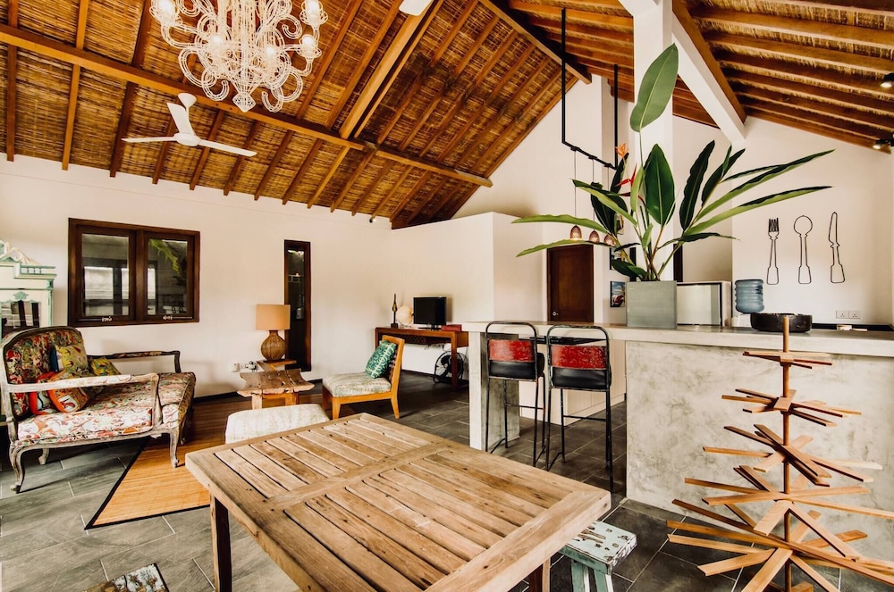 Lush 1 BR Private Pool Villa Inseminyak