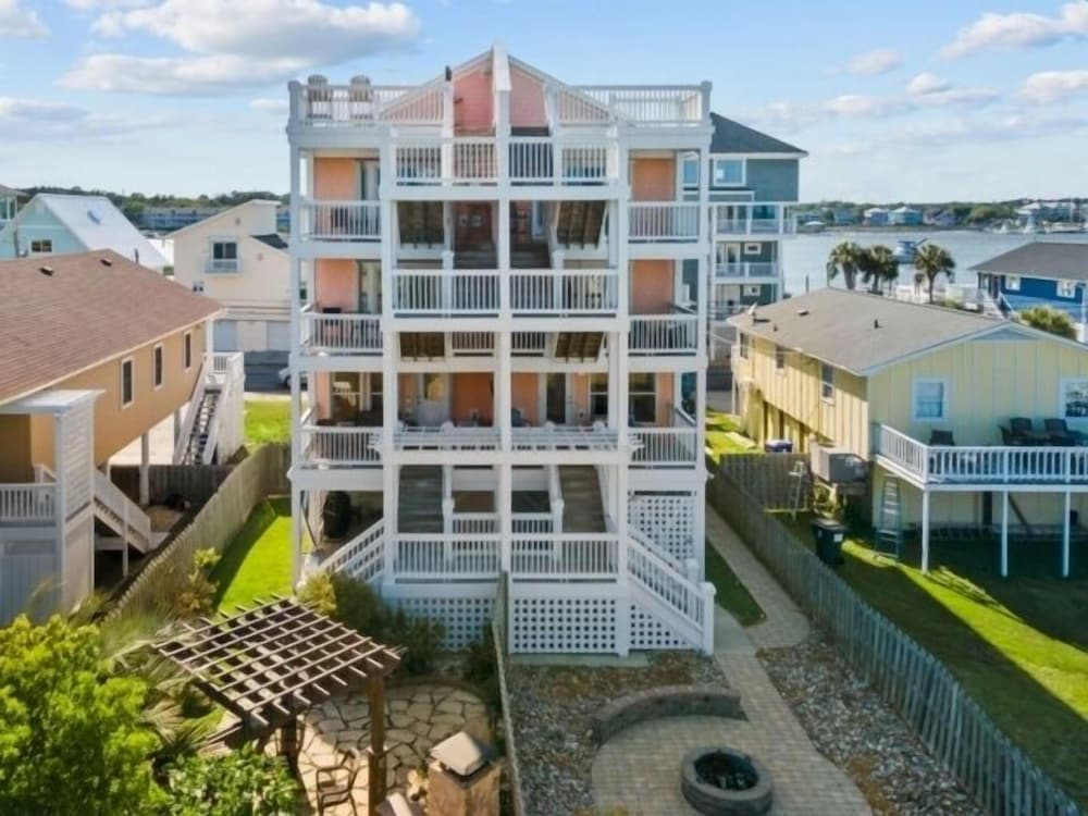 Almost Heaven 4 Bedroom Home by RedAwning view 2