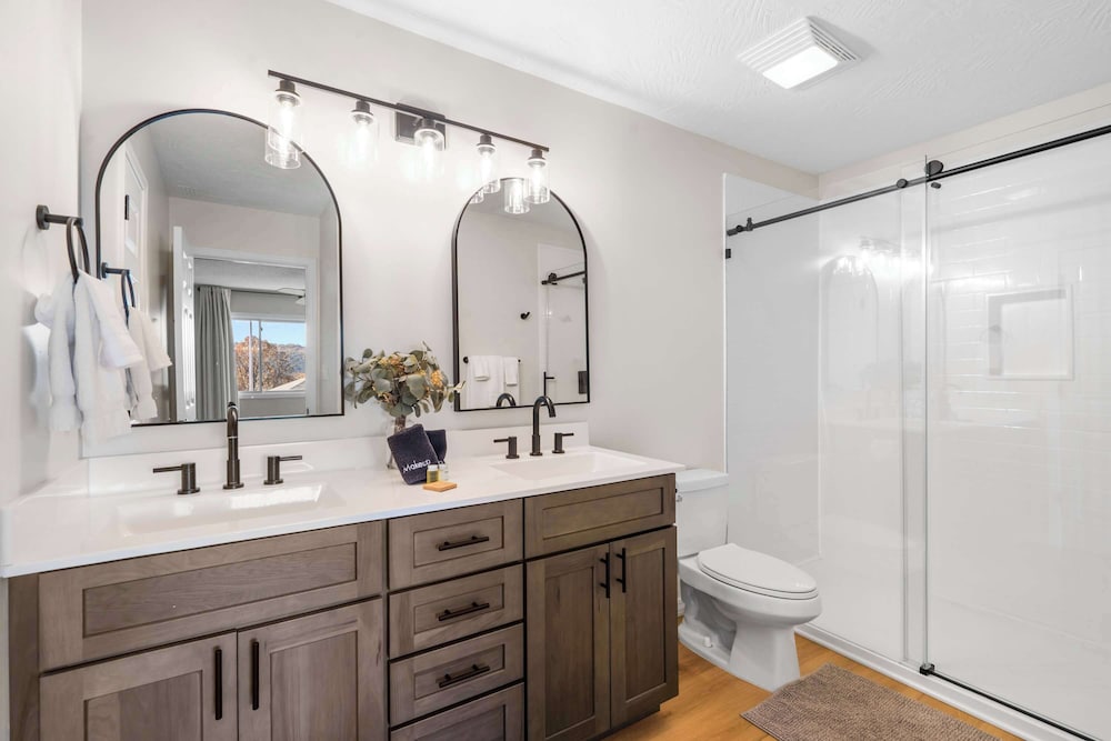 Avondale Hideaway Condo for 6