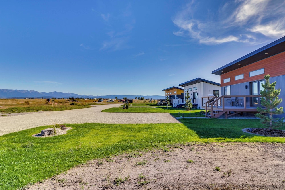 Mtn-view Tiny Home w/ Grill Near Skiing! view 3