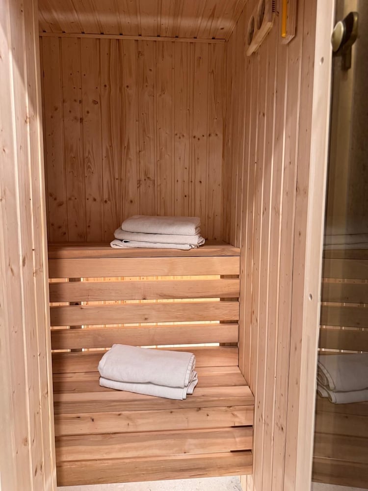Horizon Sauna & Jacuzzi & Parking by GA