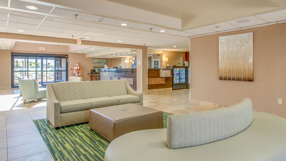 Richmond Vacations - Holiday Inn Express Richmond - Midlothian Turnpike, an IHG Hotel - Property Image 2