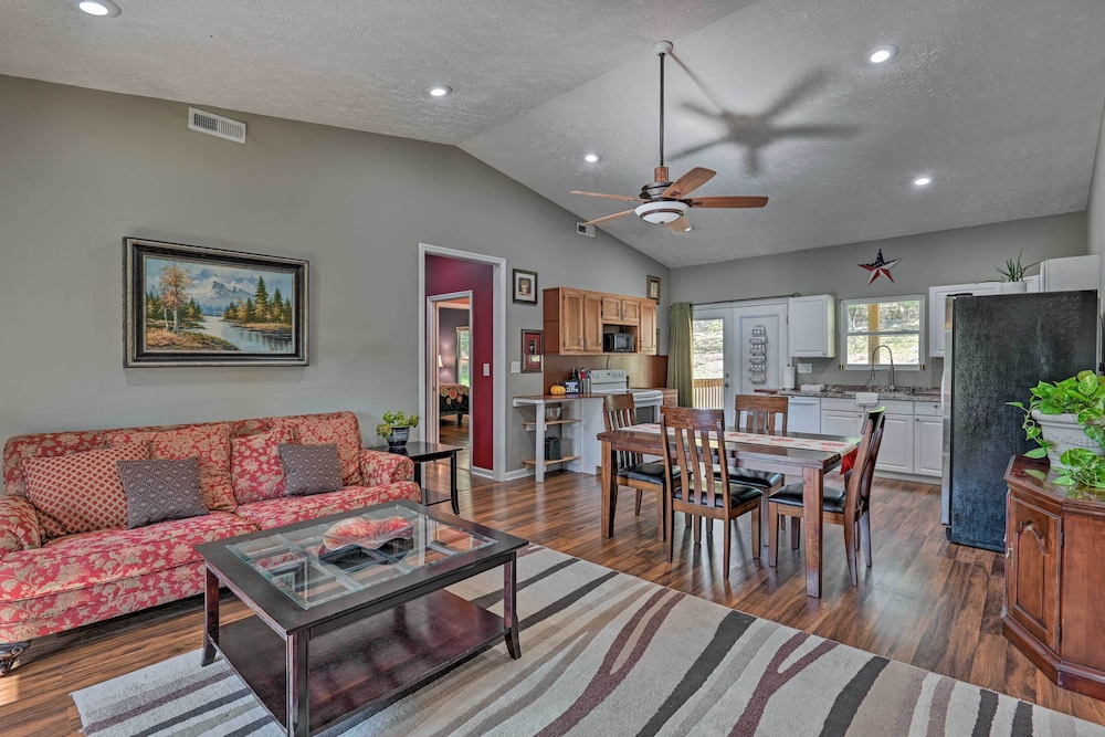 Mt Juliet Getaway w/ Yard: 22 Mi to Nashville - Property Image 12