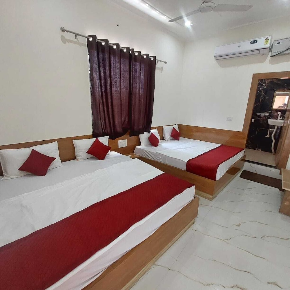 Ladlee Palace Guest House