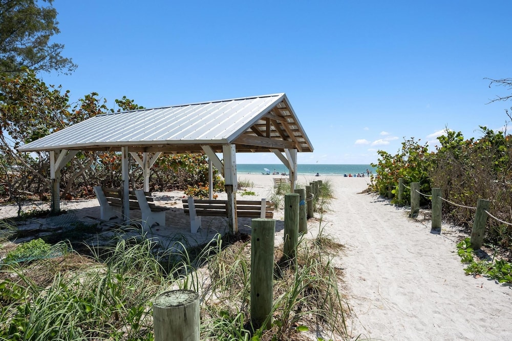 Latitude Adjustment Ami 3 Bedroom Home