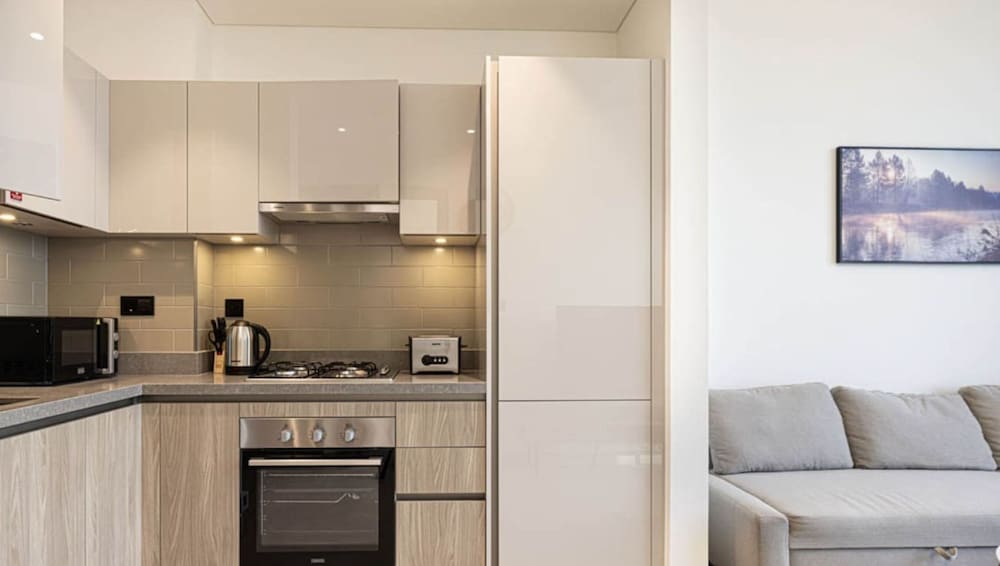 Manzil - Lux 1BR Near Downtown With Skyline Views