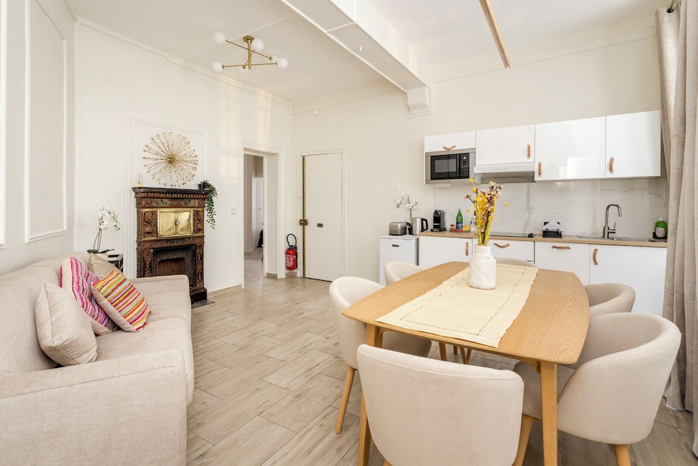 Reva Suites