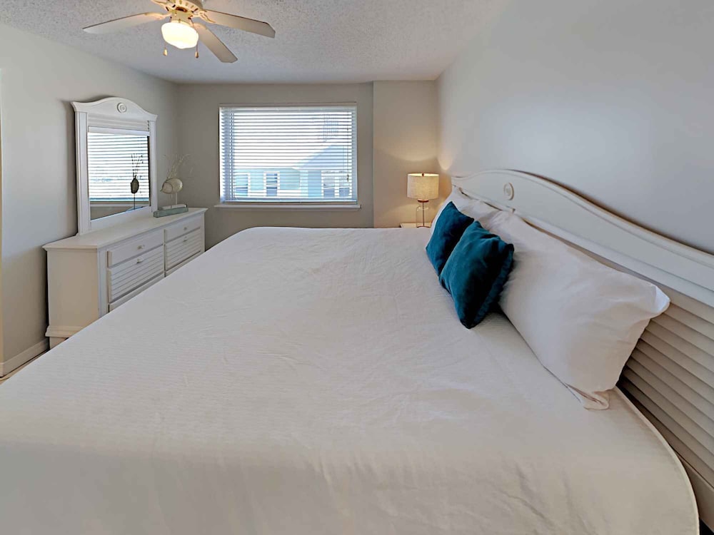 Royal Palms by Southern Vacation Rentals view 5
