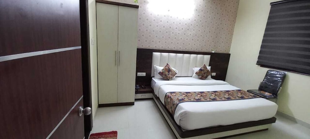 Satyadeep Inn