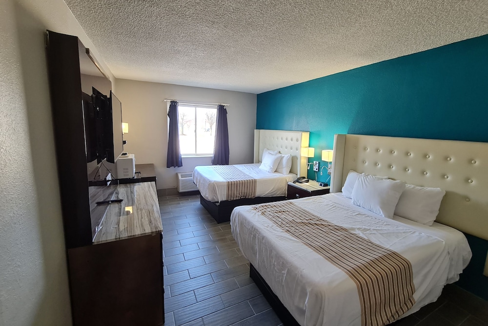 Bloomington Vacations - Bloomington Inn I-55 and I-74 - Property Image 13