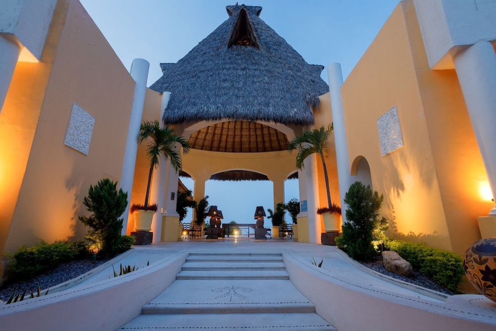 Acapulco Vacations - Quinta Real Acapulco - Property Image 2