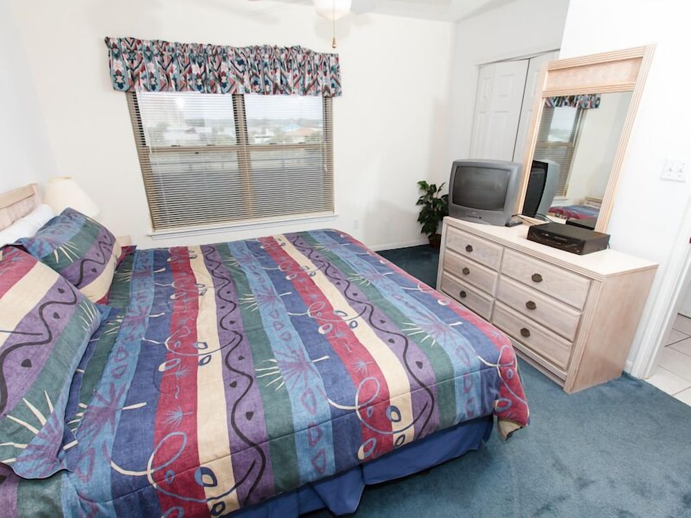 Emerald Twrs West 3003 by Brooks and Shorey Resorts