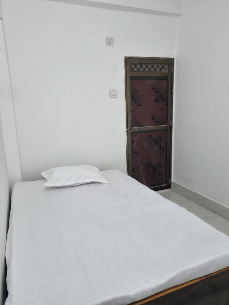 Shree Shyam Paying Guest House