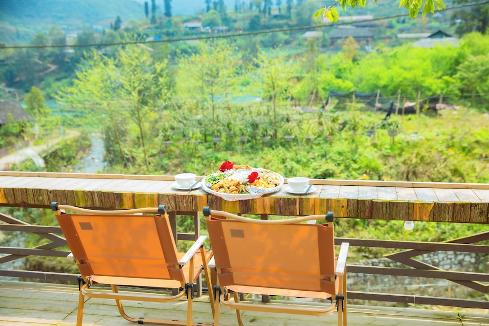 SaPa Village Retreat - Dine & Coffee