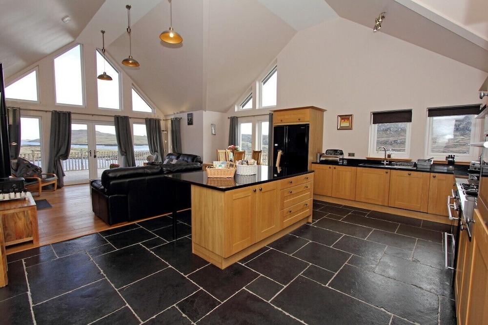 Ceann an Loch Cottage