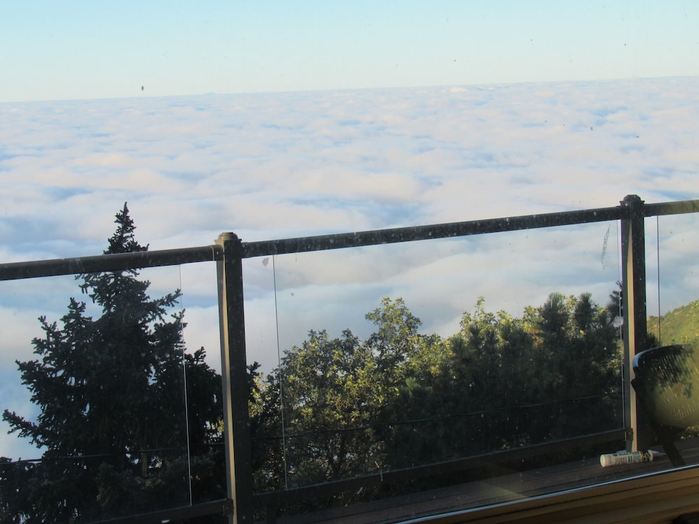The Sky View Inn