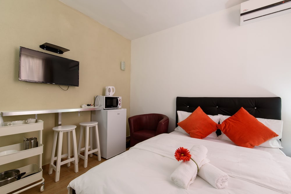 Beach View Apartments And Studio