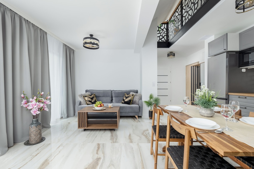 Two-level Apartment by Renters Prestige
